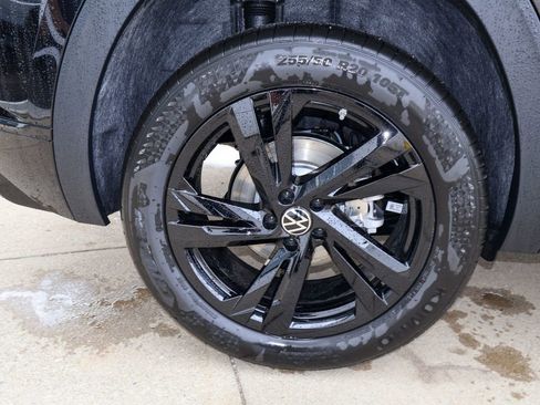 New 2026 Volkswagen Atlas Cross Sport SEL R-Line AWD/4WD image 9
