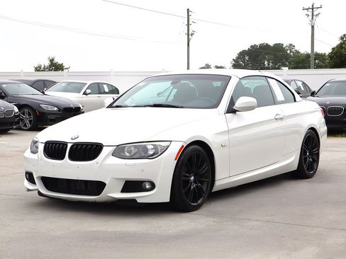 Used 2011 BMW 335i Convertible RWD image 5