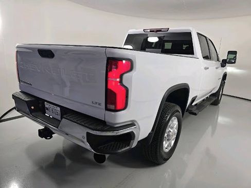 Used 2025 Chevrolet Silverado 2500 LTZ w/ LTZ Plus Package AWD/4WD image 8