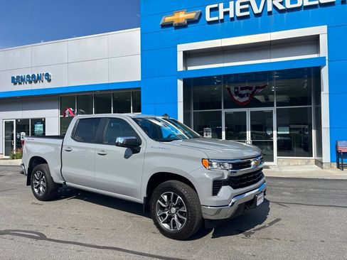 Used 2024 Chevrolet Silverado 1500 LT AWD/4WD image 7