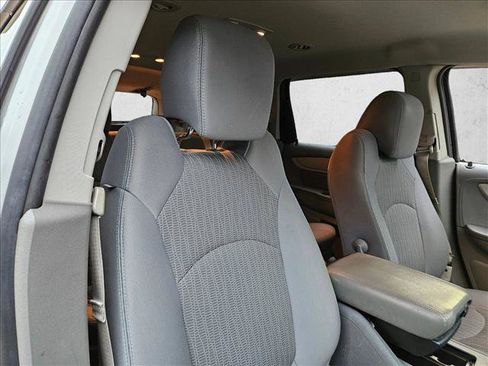 Used 2017 Chevrolet Traverse LS FWD image 16