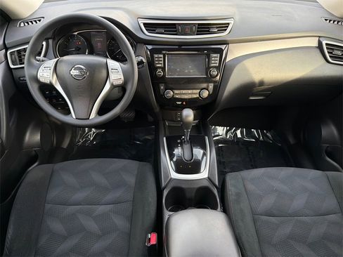 Used 2016 Nissan Rogue SV w/ SV Premium Package image 19