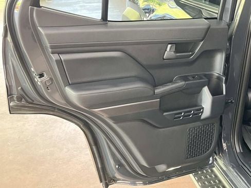 New 2026 Toyota 4Runner SR5 AWD/4WD image 16