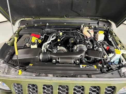 Used 2022 Jeep Gladiator Sport AWD/4WD image 41