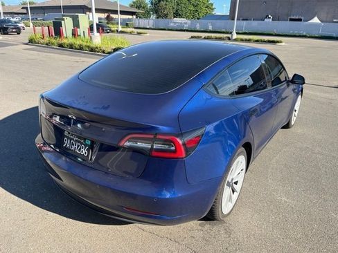 Used 2022 Tesla Model 3 RWD image 5