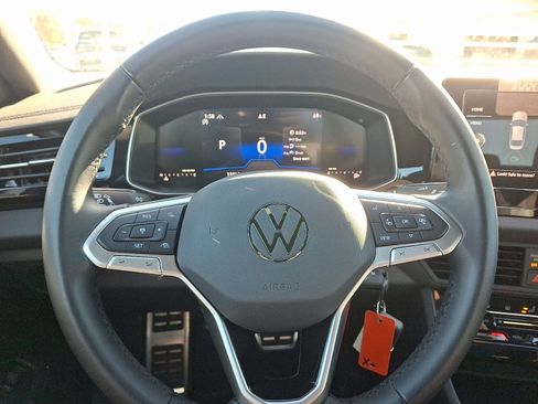 Certified 2025 Volkswagen Jetta Sport image 18