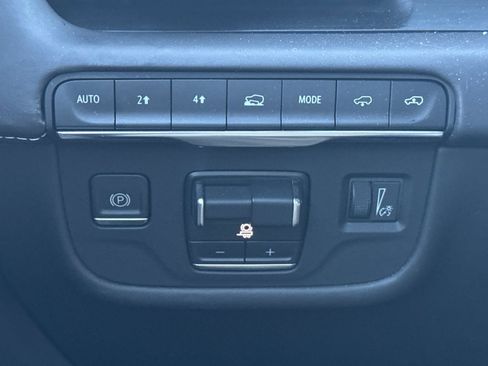 Used 2023 Cadillac Escalade Sport Platinum w/ LPO, ONYX Package image 42