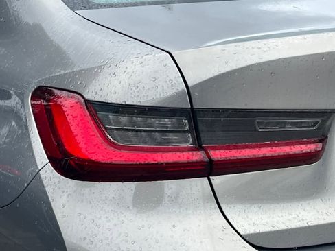 Used 2022 BMW 330i Sedan w/ Premium Package image 33