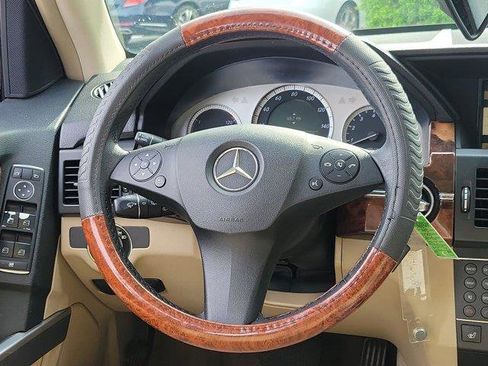 Used 2010 Mercedes-Benz GLK 350 4MATIC image 16