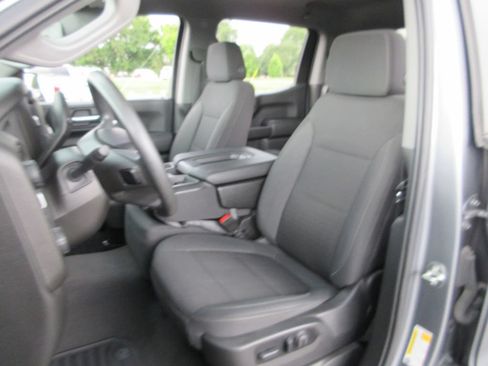 Used 2022 Chevrolet Silverado 1500 Custom w/ Safety Confidence Package AWD/4WD image 17