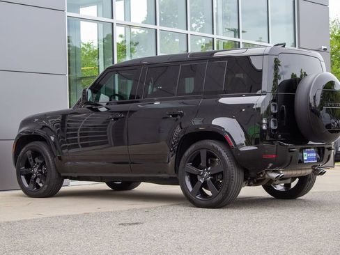 Used 2025 Land Rover Defender 110 V8 AWD/4WD image 8