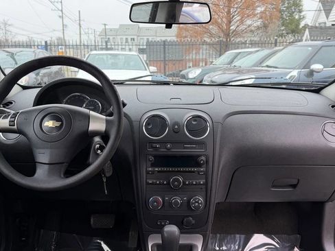 Used 2010 Chevrolet HHR LT image 25