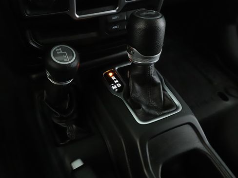 Used 2022 Jeep Wrangler Unlimited Sport AWD/4WD image 14