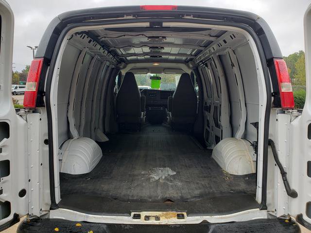 Used 2017 Chevrolet Express 2500 RWD image 7