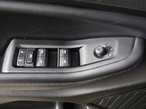 Used 2024 Jeep Grand Cherokee L Laredo image 39