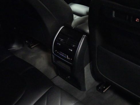 Used 2023 BMW X5 xDrive40i w/ Executive Package AWD/4WD image 11