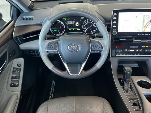 Used 2020 Toyota Avalon Limited w/ Advanced Safety Package FWD image 13