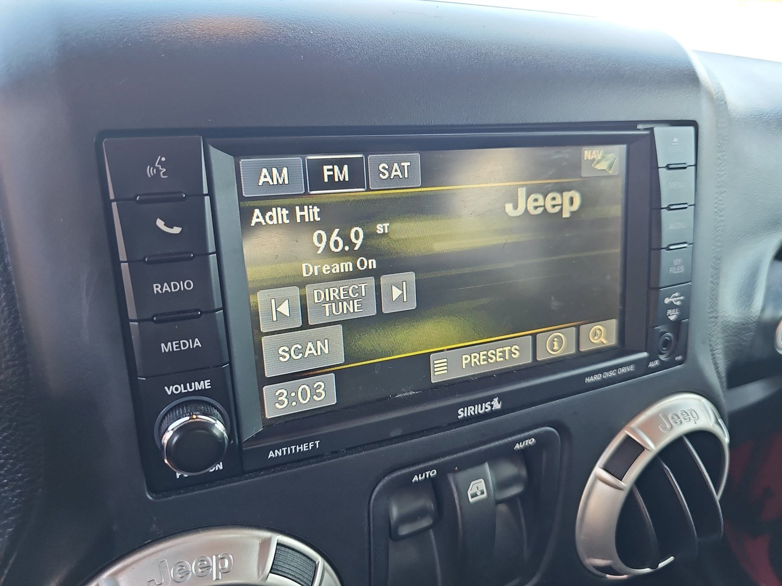 Used 2017 Jeep Wrangler Sahara w/ Dual Top Group AWD/4WD image 21