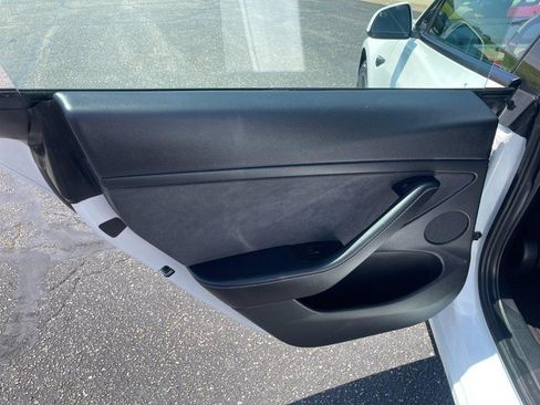 Used 2022 Tesla Model 3 Long Range AWD/4WD image 16
