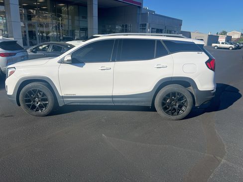 Used 2020 GMC Terrain SLT AWD/4WD image 11