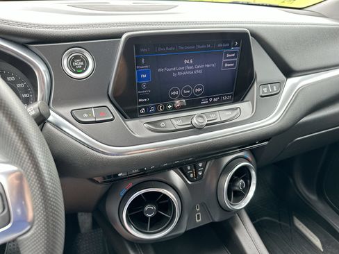 Used 2022 Chevrolet Blazer LT FWD image 16