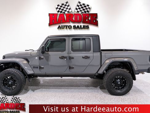 Used 2021 Jeep Gladiator Sport AWD/4WD image 1