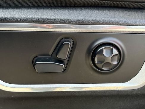 Used 2019 RAM 1500 Laramie AWD/4WD image 21