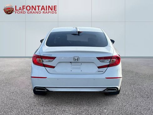 Used 2019 Honda Accord Touring image 6