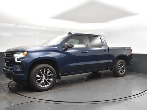 Used 2022 Chevrolet Silverado 1500 RST w/ Convenience Package II image 3