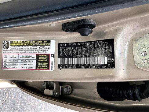 Used 2010 Toyota Corolla LE FWD image 15