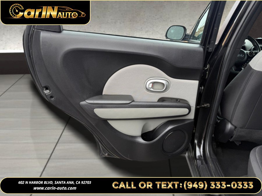 Used 2015 Kia Soul FWD image 13