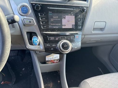 Used 2015 Toyota Prius V Three image 4