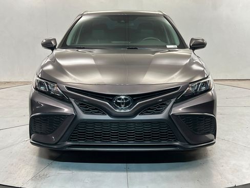 Used 2024 Toyota Camry SE FWD image 8