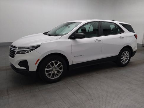 Used 2023 Chevrolet Equinox LS FWD image 2