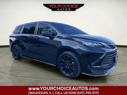 Used 2023 Toyota Sienna LE FWD image 7