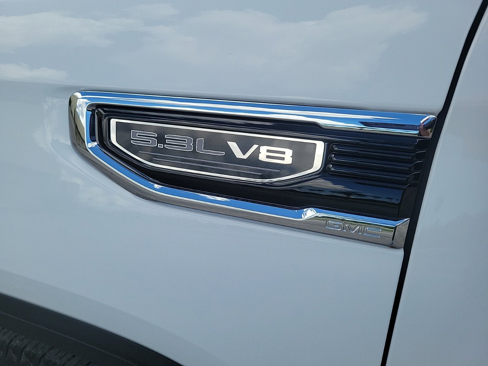 Certified 2025 GMC Sierra 1500 SLT RWD image 11