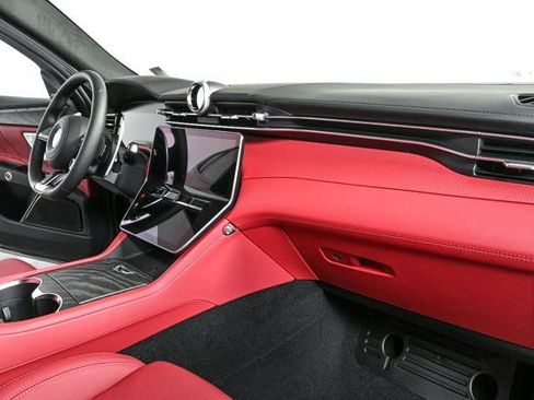 New 2025 Maserati Grecale Modena image 28