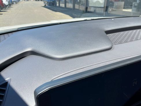 Used 2026 Kia Carnival FWD image 37