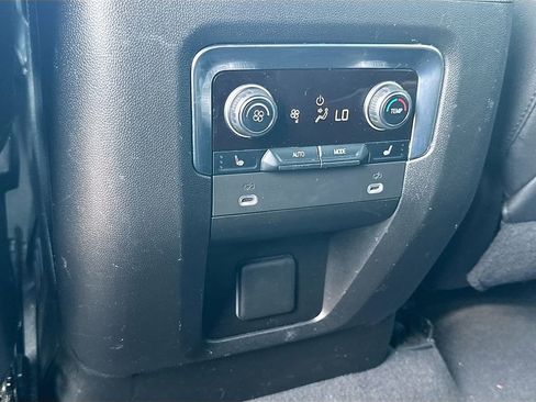 Used 2023 Chevrolet Tahoe Premier AWD/4WD image 29