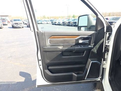 Used 2024 RAM 2500 Laramie AWD/4WD image 24