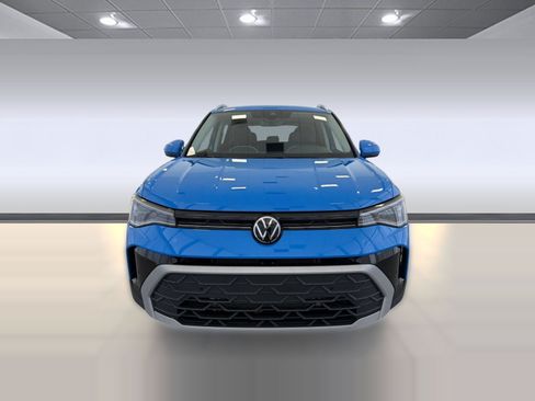 Certified 2025 Volkswagen Taos SE FWD image 6