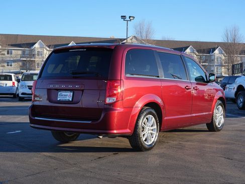 Used 2020 Dodge Grand Caravan SXT w/ Rear Park Assist Package image 3
