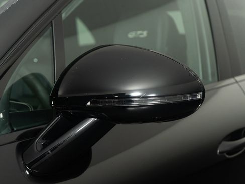 Used 2023 Porsche Macan GTS w/ GTS Sport Package image 26