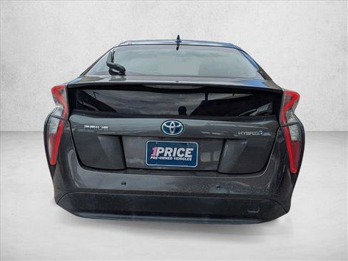 Used 2017 Toyota Prius Three image 5