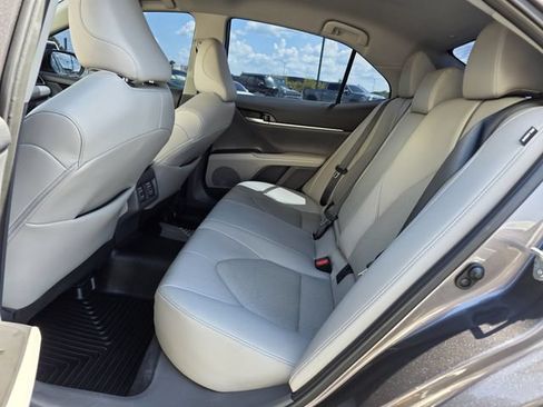 Used 2024 Toyota Camry XLE FWD image 18