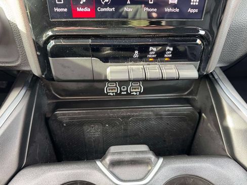 Used 2025 RAM 1500 Laramie AWD/4WD image 29