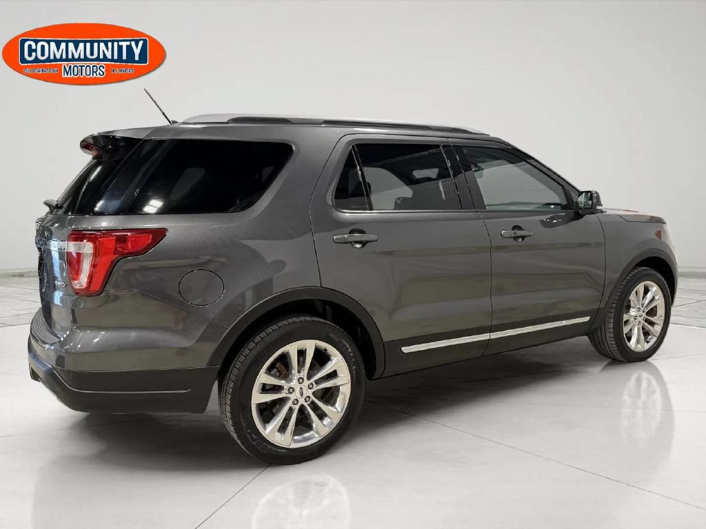 Used 2018 Ford Explorer XLT w/ Equipment Group 202A AWD/4WD image 8
