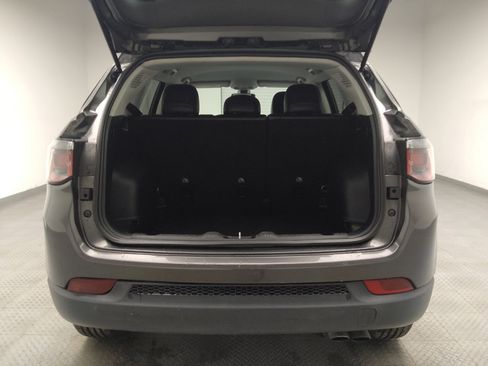 Used 2019 Jeep Compass Latitude AWD/4WD image 29