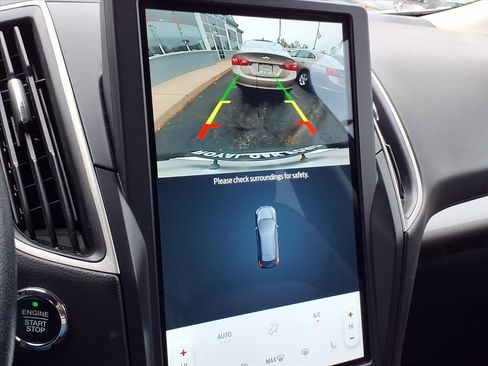 Used 2024 Ford Edge SEL image 9