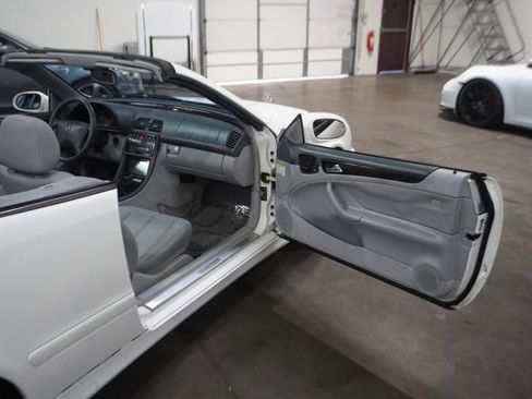Used 2002 Mercedes-Benz CLK 320 Cabriolet w/ K4 Opt Pkg image 23